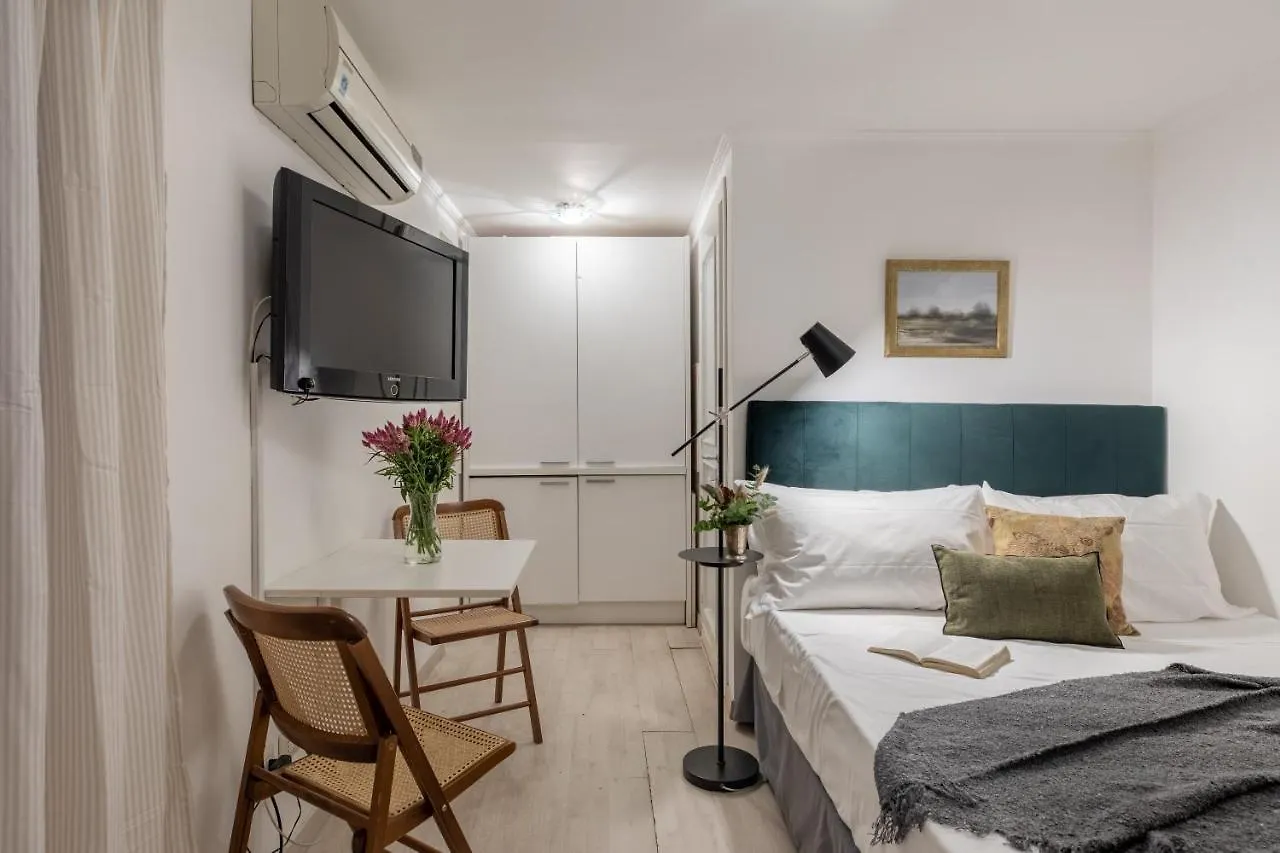 Apartment Basic Studio - 350 M Far From Fontana Di Trevi