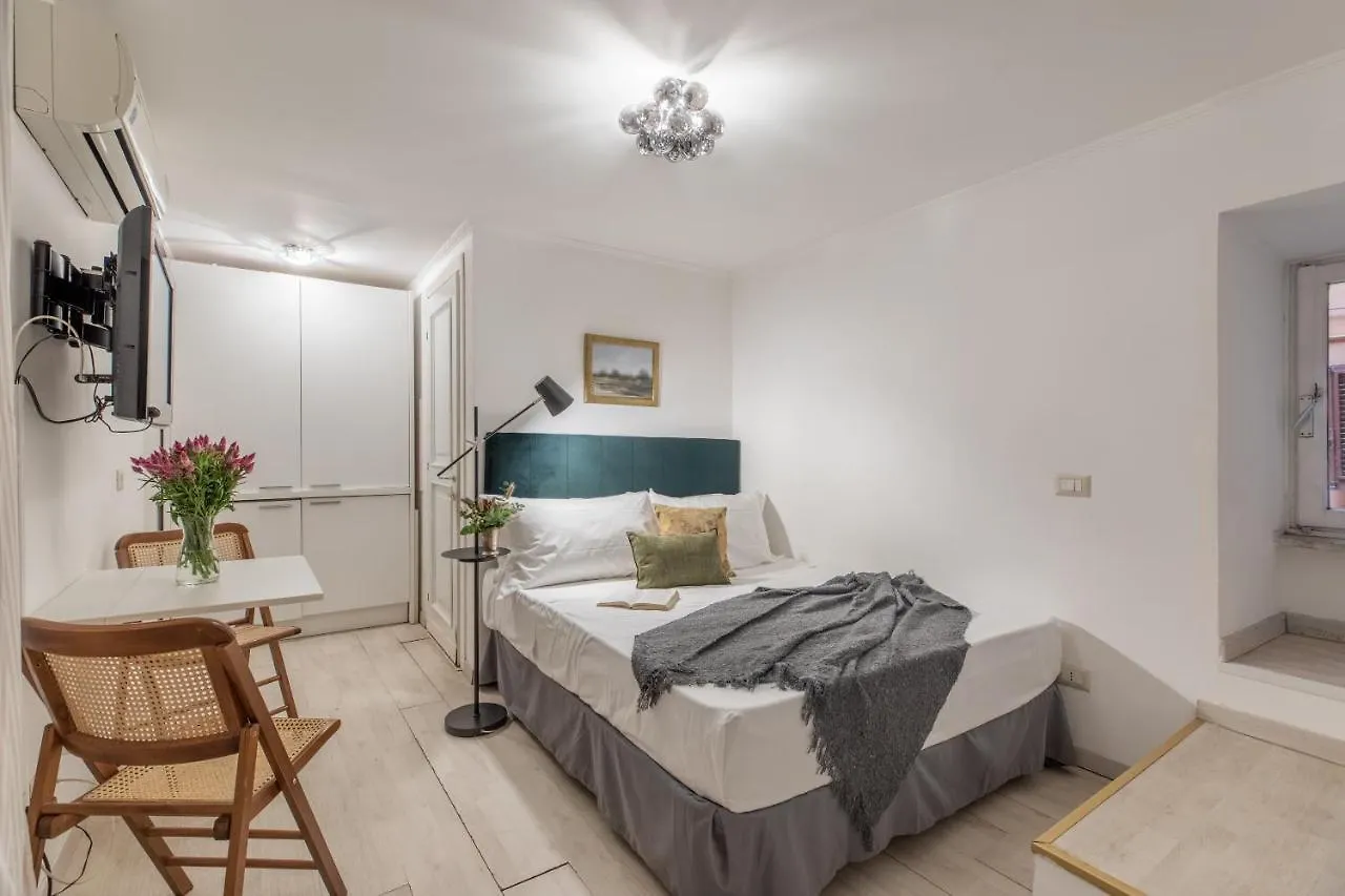 Basic Studio - 350 M Far From Fontana Di Trevi Italy